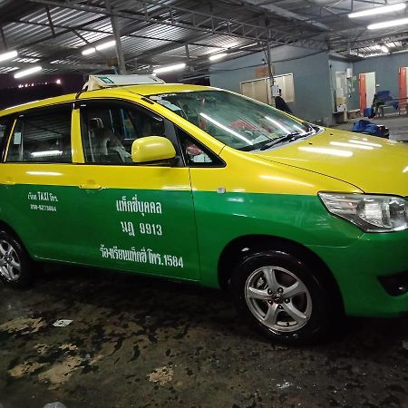 Impact Don Mueang Bangkok Guest House Luaran gambar