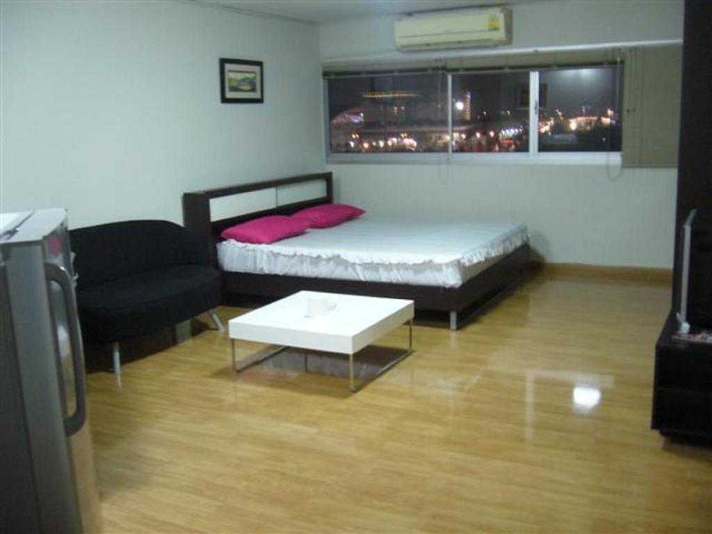 Impact Don Mueang Bangkok Guest House Luaran gambar